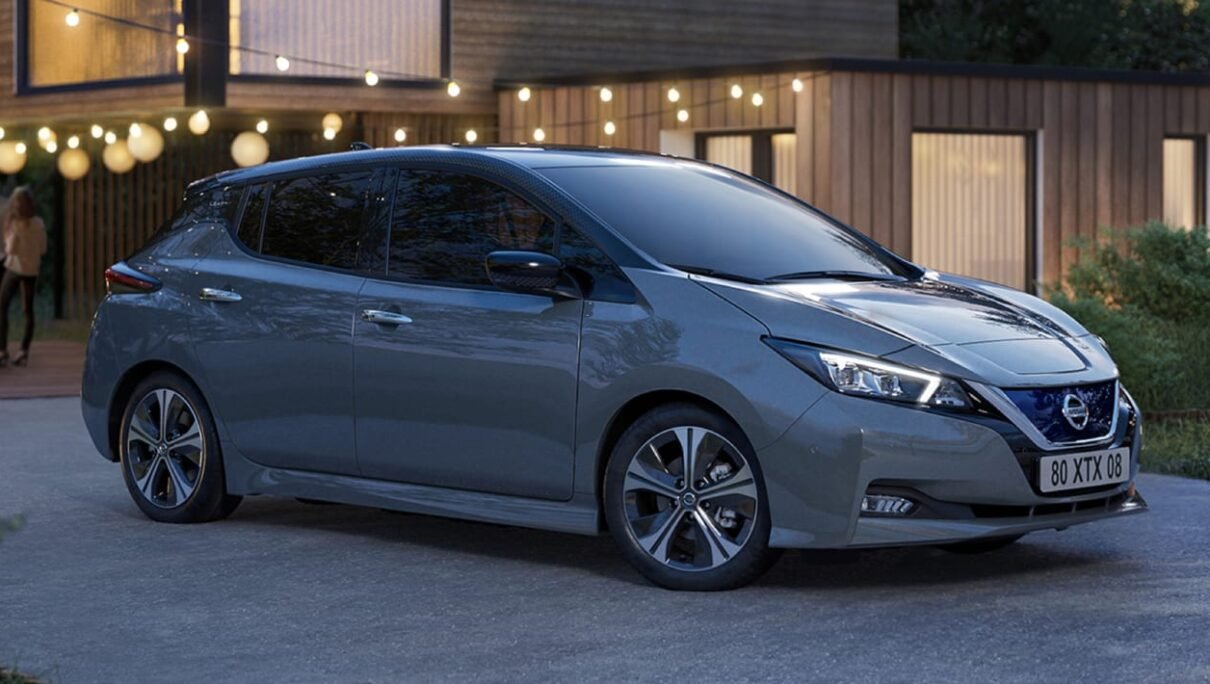Top 5 Small Electric Cars : Nissan Leaf
