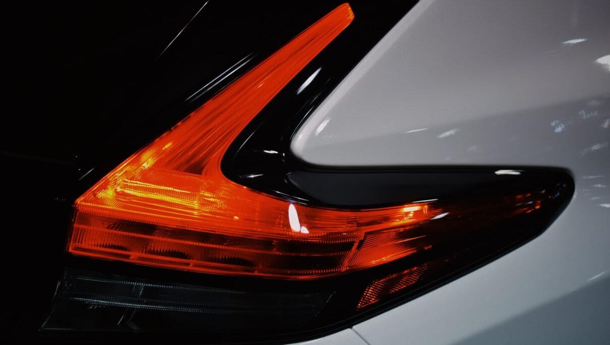 Nissan-leaf-electric-small-cars-white-light-back