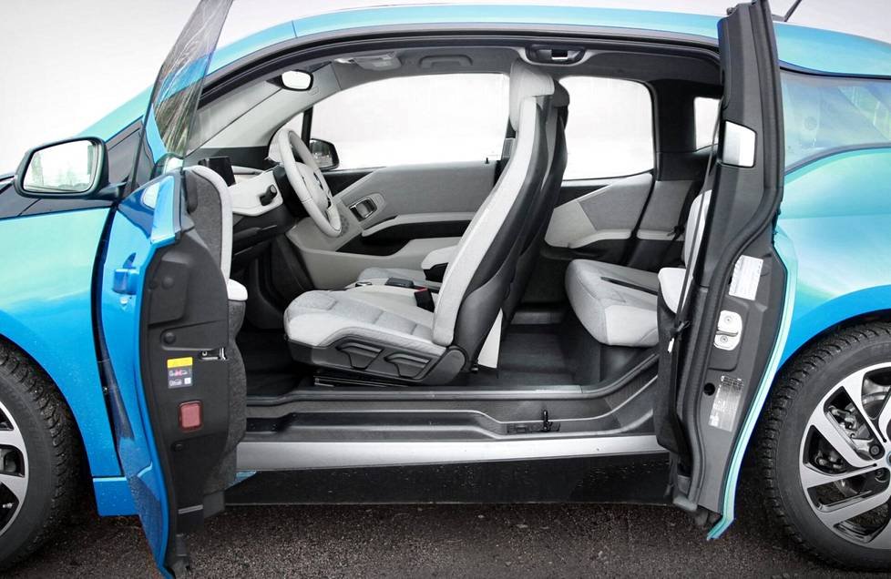 bmw-i3-redefining-sustainable-urban-mobility-autonomy-and-performance