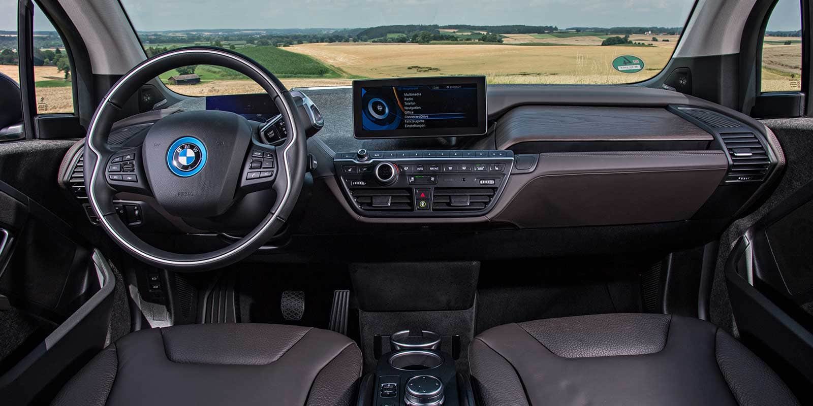 bmw-i3-redefining-sustainable-urban-mobility-autonomy-and-performance-dashboard