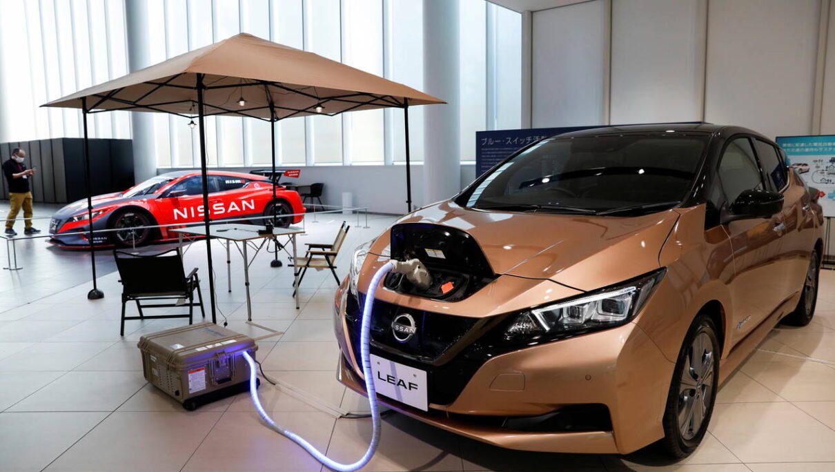 nissan-leaf-ev-car-snipercar