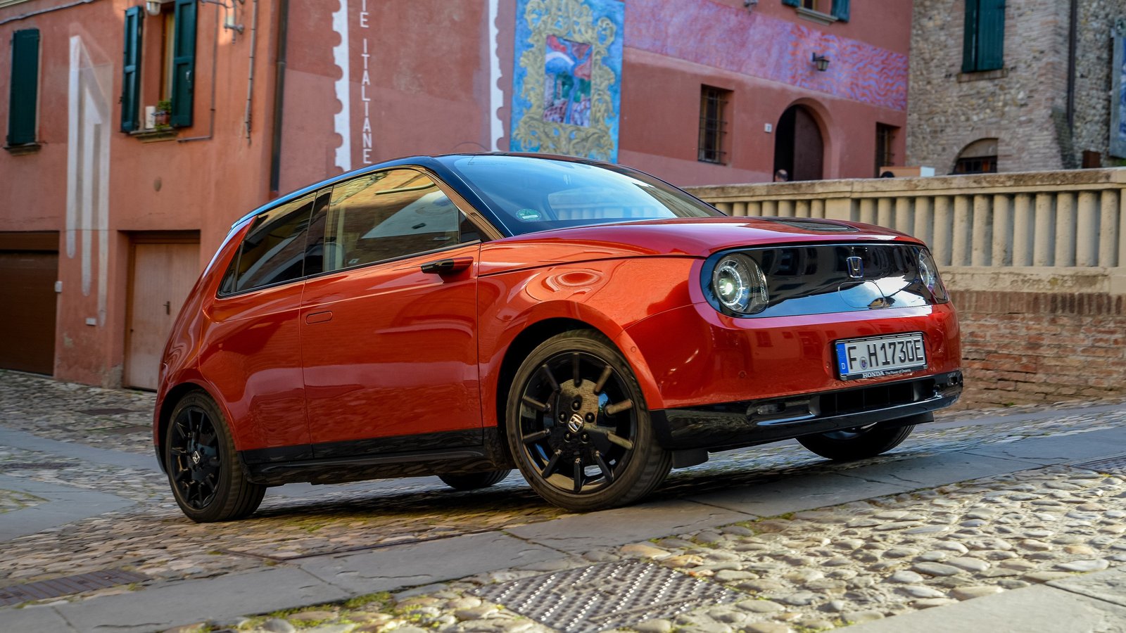 top-small-electric-cars-honda-e-redcolor