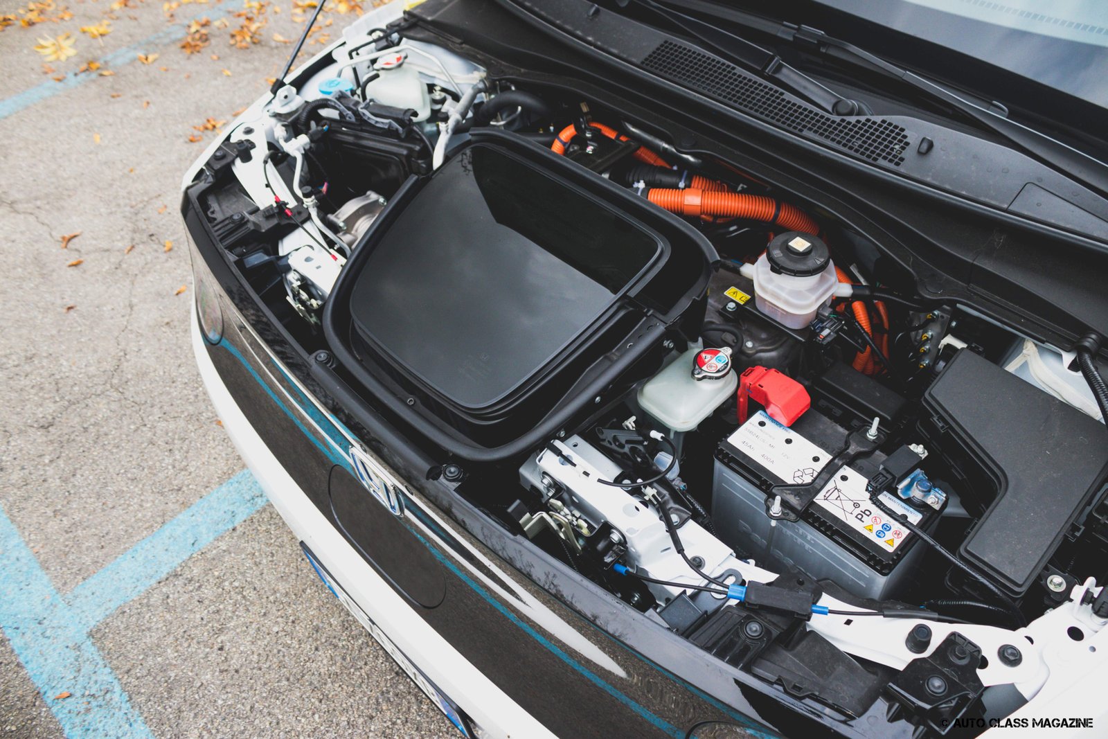 top-small-electric-cars-honda-e-white-color-engine